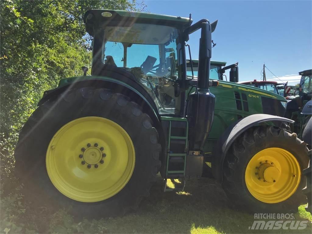 John Deere 6230R Traktori