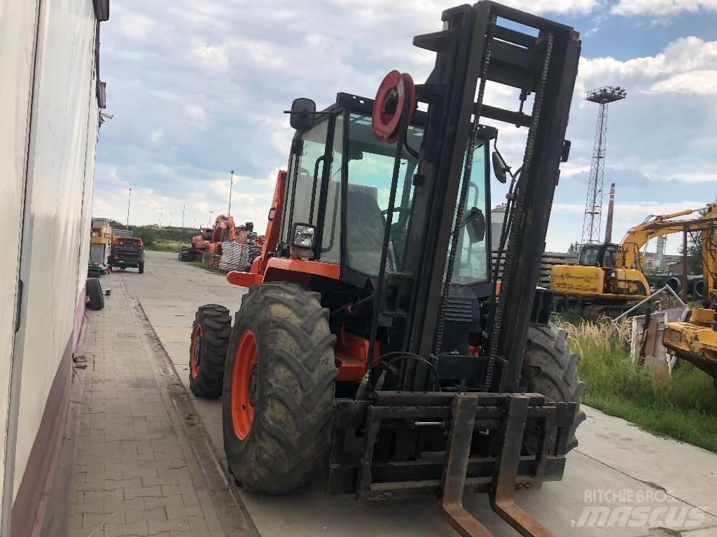 JCB 930-4 Terenski viličar