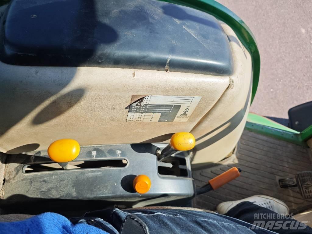 John Deere 4520 Kompaktni (mali) traktori