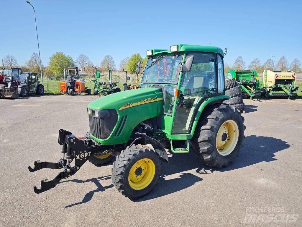 John Deere 4520 Kompaktni (mali) traktori