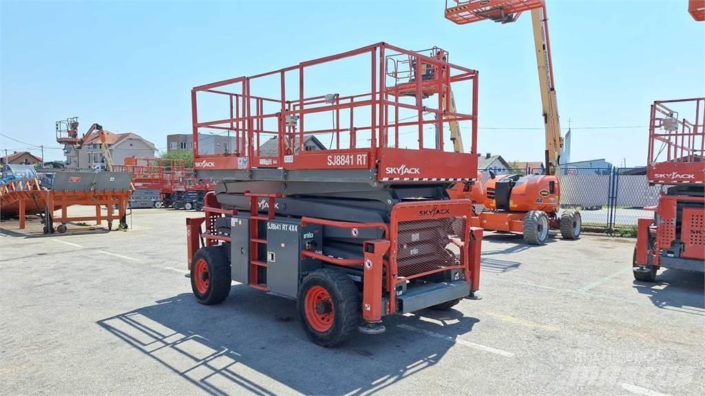 SkyJack 8841RT Škaraste platforme