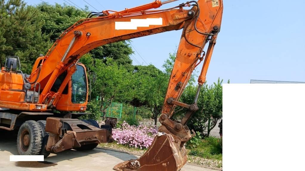 Doosan DX 210 W Bageri na kotačima