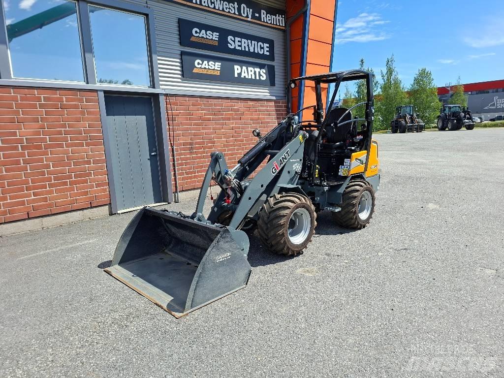 GiANT G 2300 HD Višenamjenski utovarivači