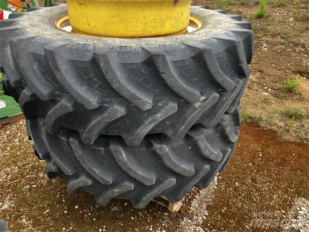 Petlas 480/70R34 Gume, kotači i naplatci