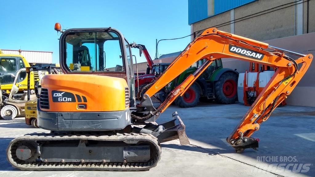 Doosan DX 60 R Mini bageri <7t