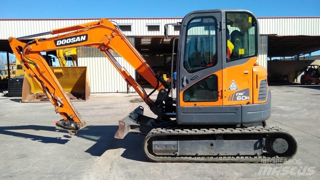 Doosan DX 60 R Mini bageri <7t
