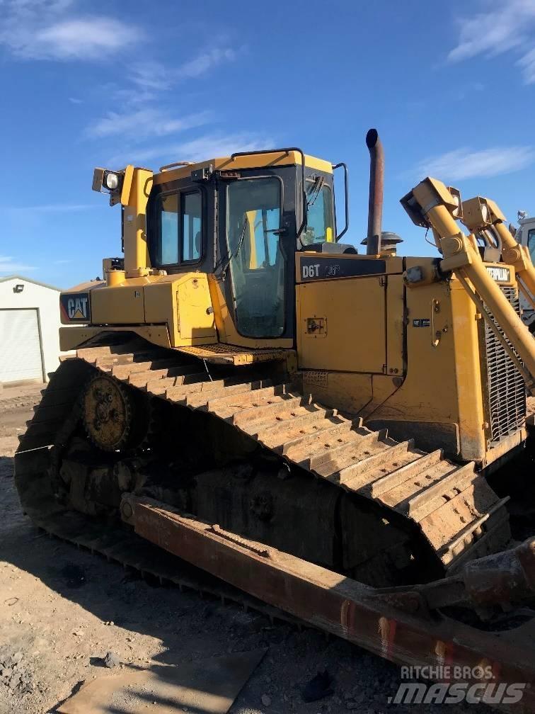 CAT D6T LGP Buldožeri gusjeničari