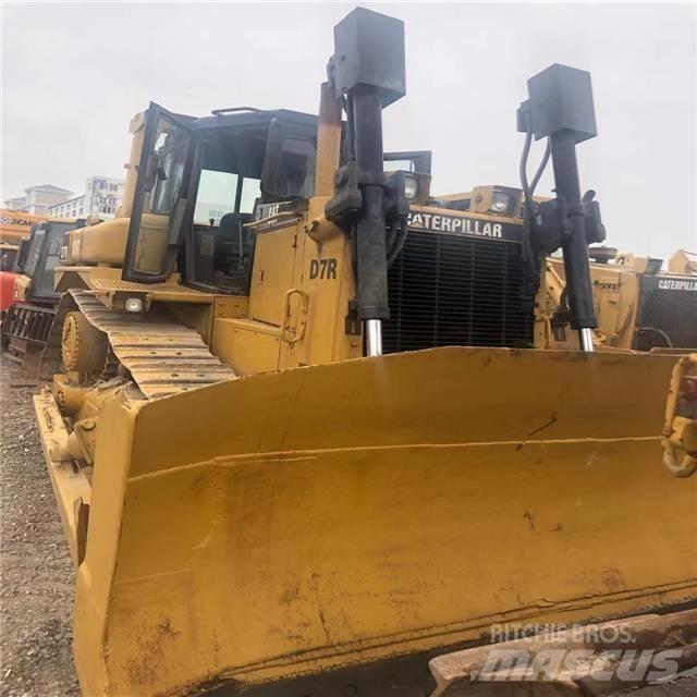 CAT D 7 R Buldožeri gusjeničari