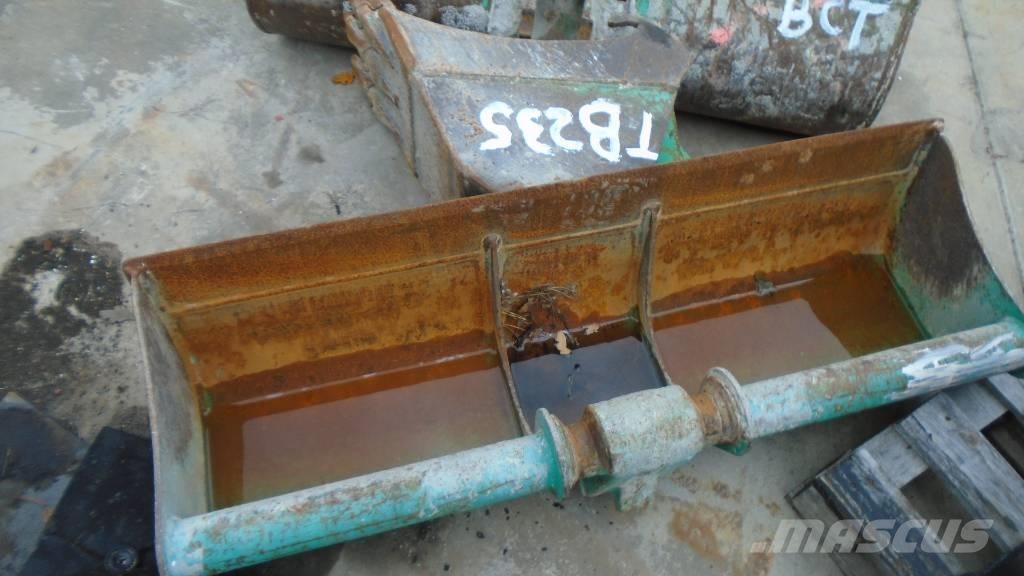 Takeuchi TB 235 Mini bageri <7t