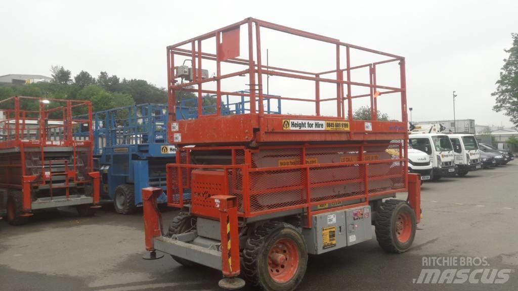 SkyJack SJ 7135 RT Škaraste platforme
