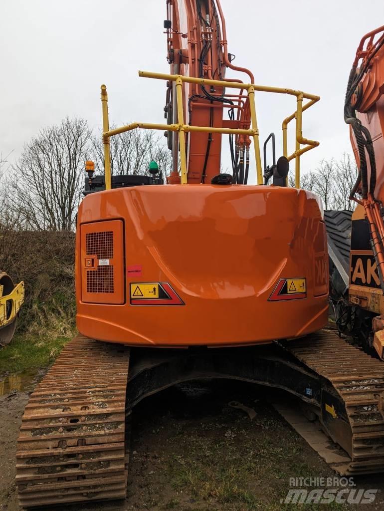 Hitachi ZX225US-7 Bageri gusjeničari