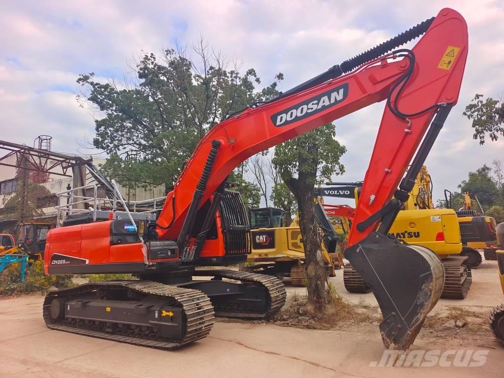 Doosan DX 225 LC-9C Bageri gusjeničari
