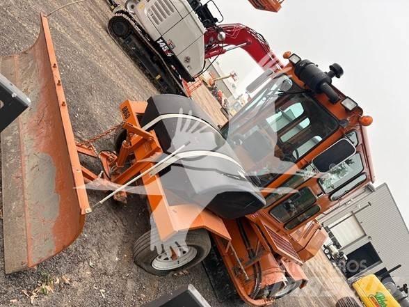 Broce RCT350 Strojevi za metenje