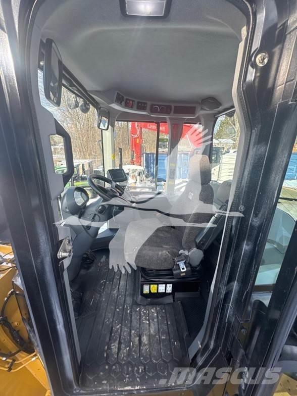 CAT 938M Utovarivači na kotačima