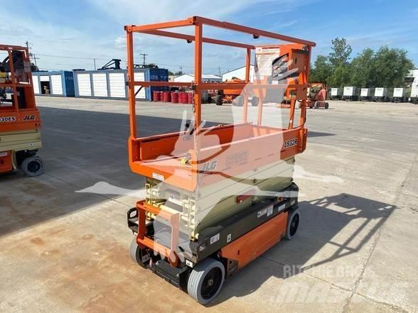 JLG 1932R Škaraste platforme