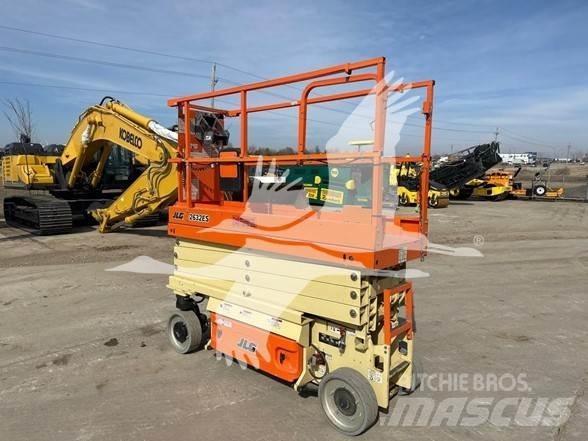 JLG 2632ES Škaraste platforme