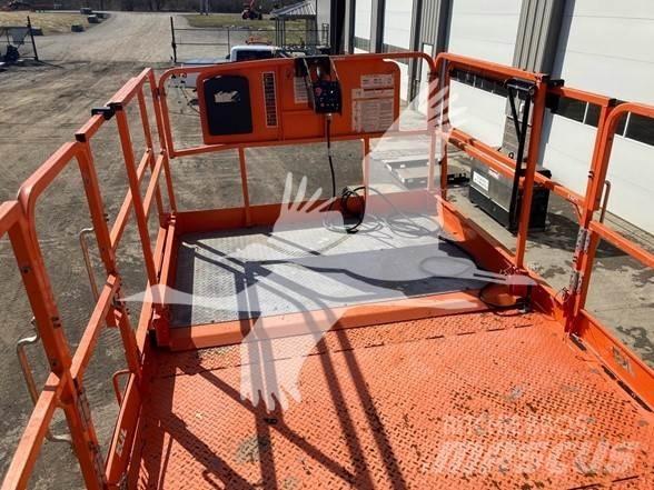 JLG 430LRT Škaraste platforme