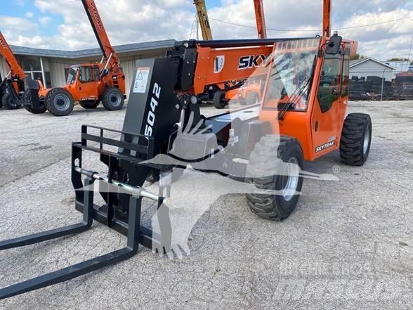 SkyTrak 6042 Teleskopski viličari