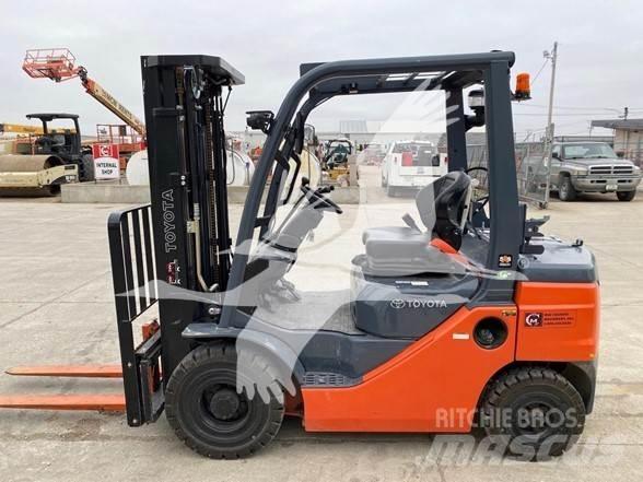 Toyota 8FGU25 Dizelski viličari