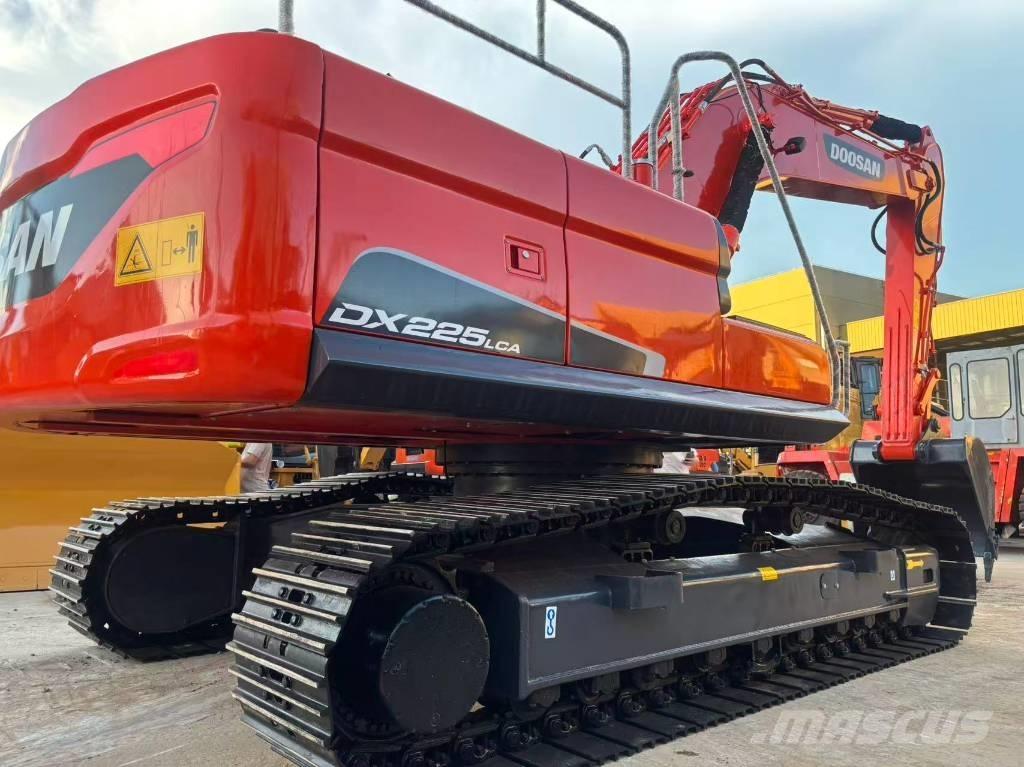 Doosan DX 225 LC Bageri gusjeničari