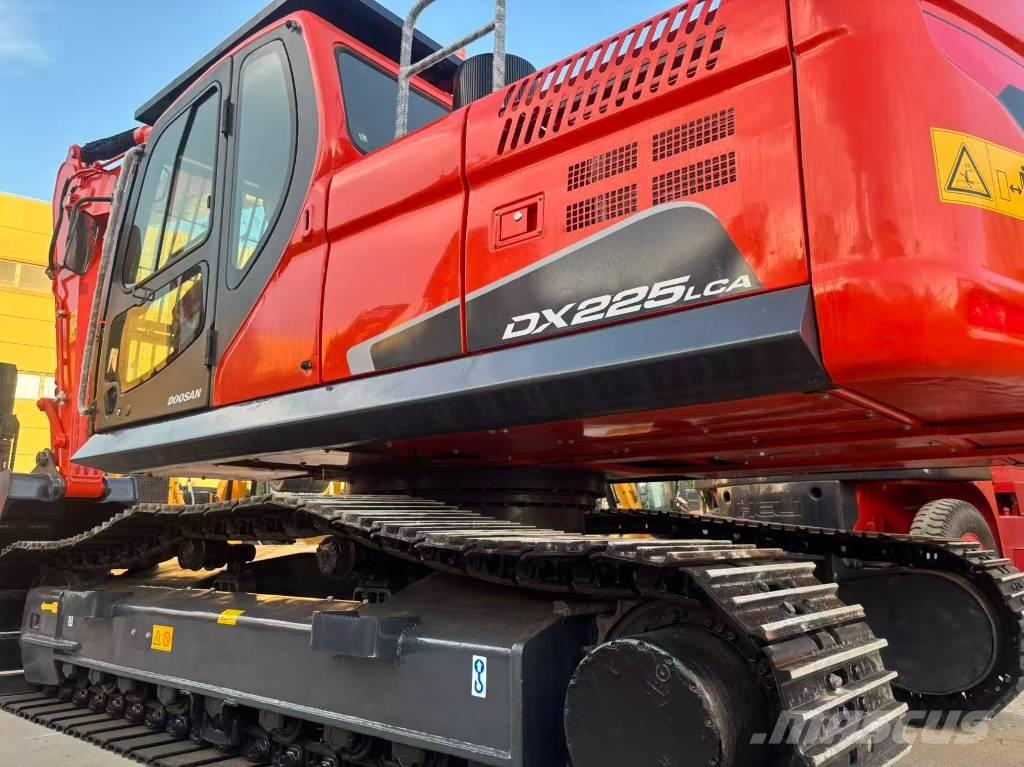 Doosan DX 225 LC Bageri gusjeničari