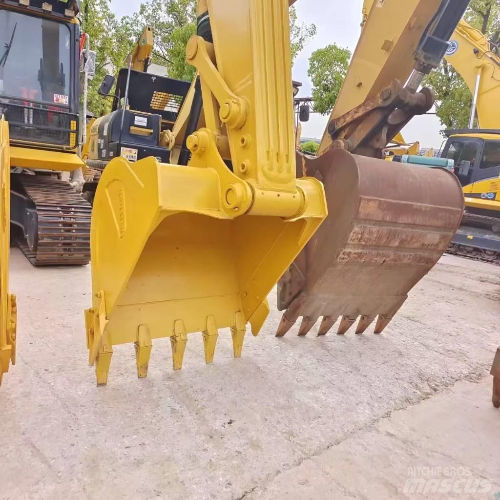 Komatsu PC 220 Bageri gusjeničari