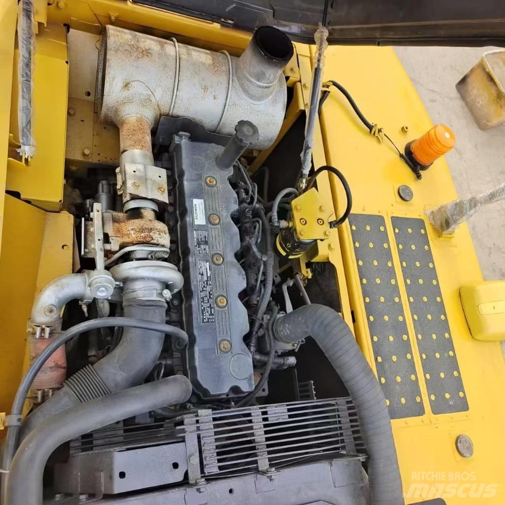 Komatsu PC 220 Bageri gusjeničari