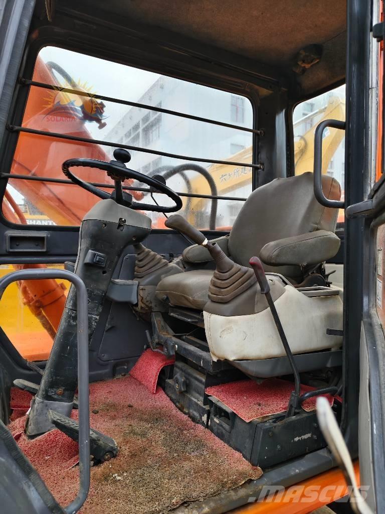 Hitachi EX 100 W D Bageri na kotačima