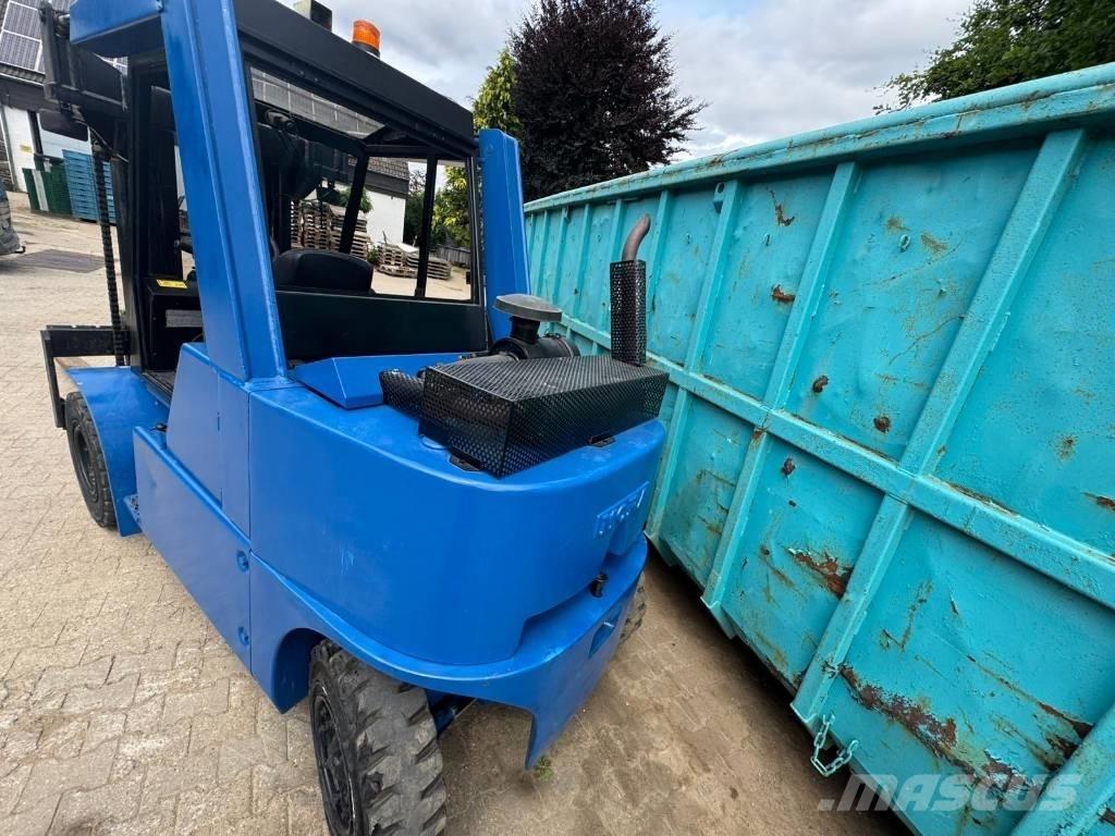 Mora M 80 C Dizelski viličari