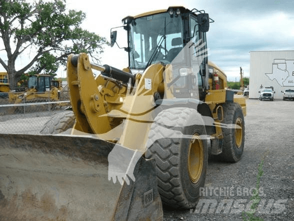 CAT 938M Utovarivači na kotačima
