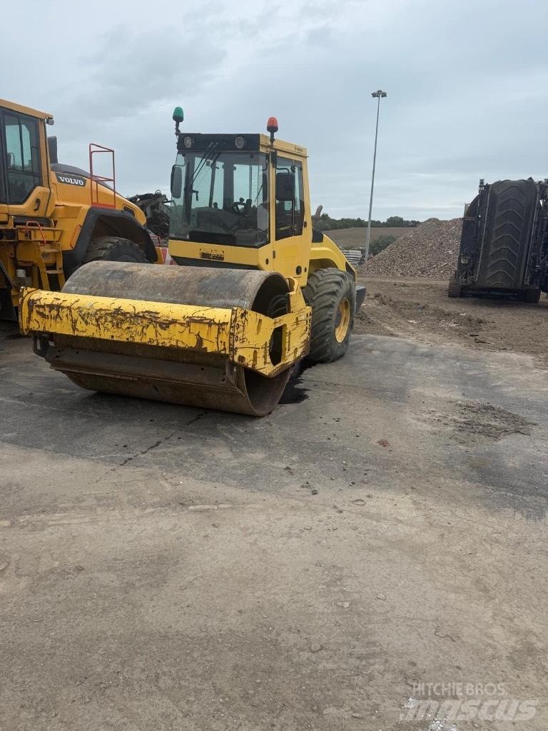 Bomag BW 213 D H-4 Valjci sa jednim bubnjem