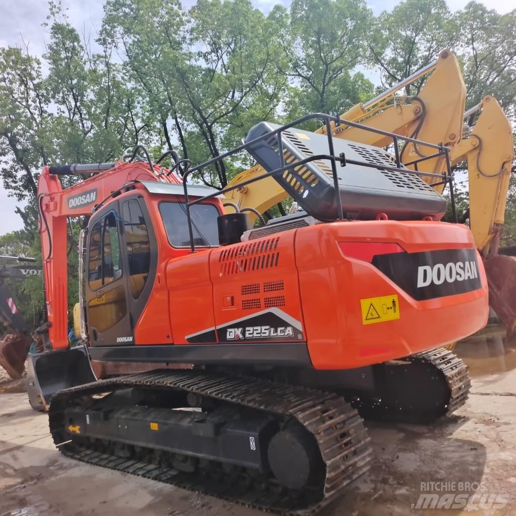 Doosan DX 225 LC Bageri gusjeničari