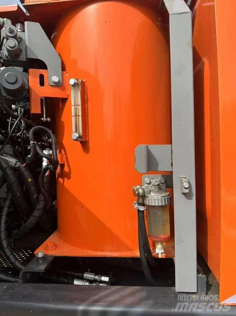 Hitachi 130 Bageri gusjeničari