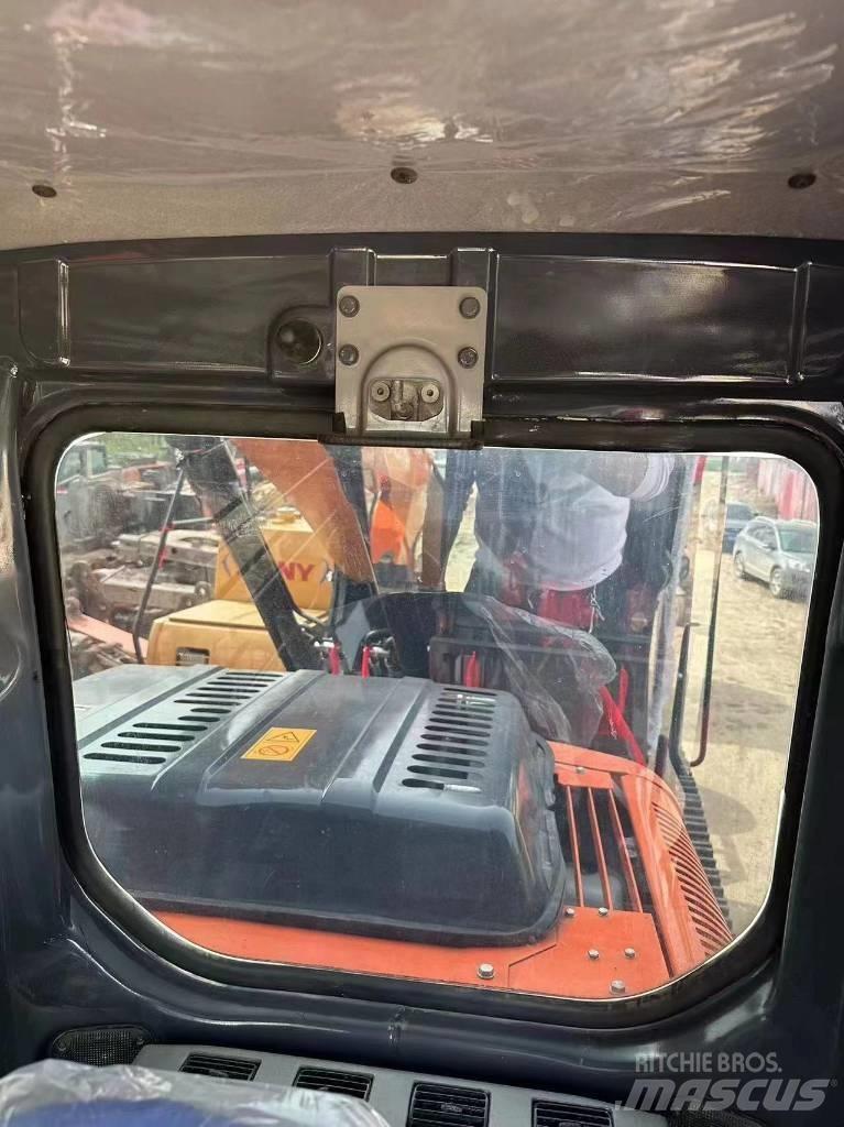 Hitachi 130 Bageri gusjeničari