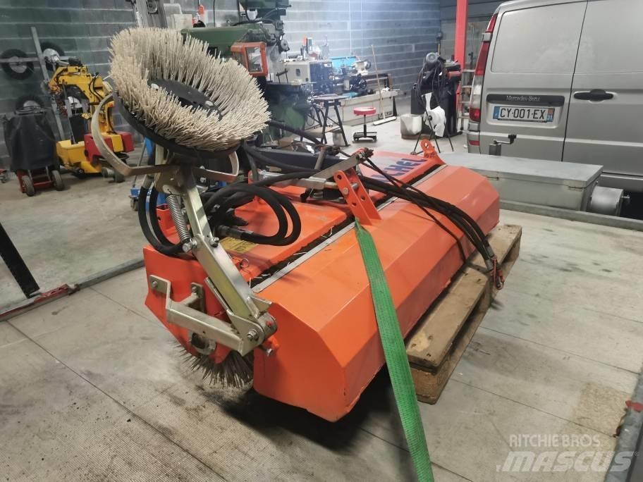 Tuchel Simplex 135HD Strojevi za metenje