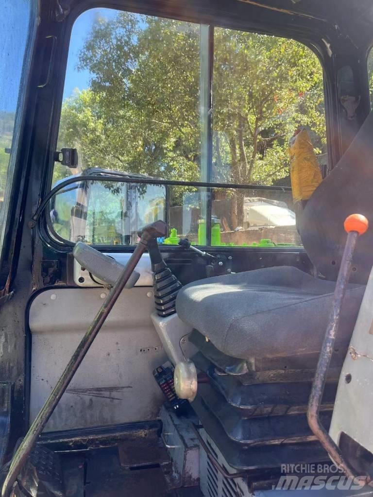 Hyundai R60-5 Bageri gusjeničari