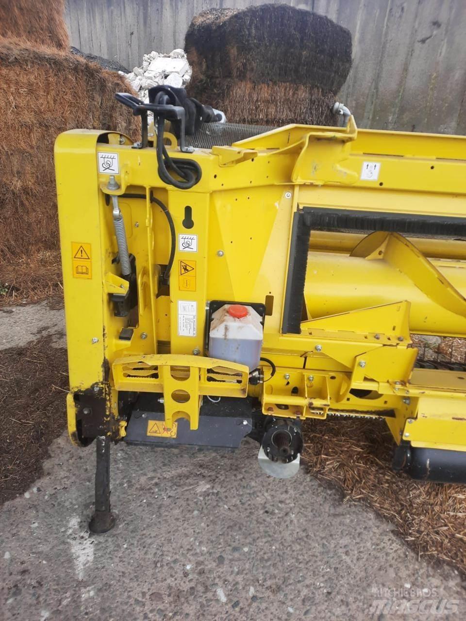 John Deere 8200 i Strojevi za krmu na vlastiti pogon