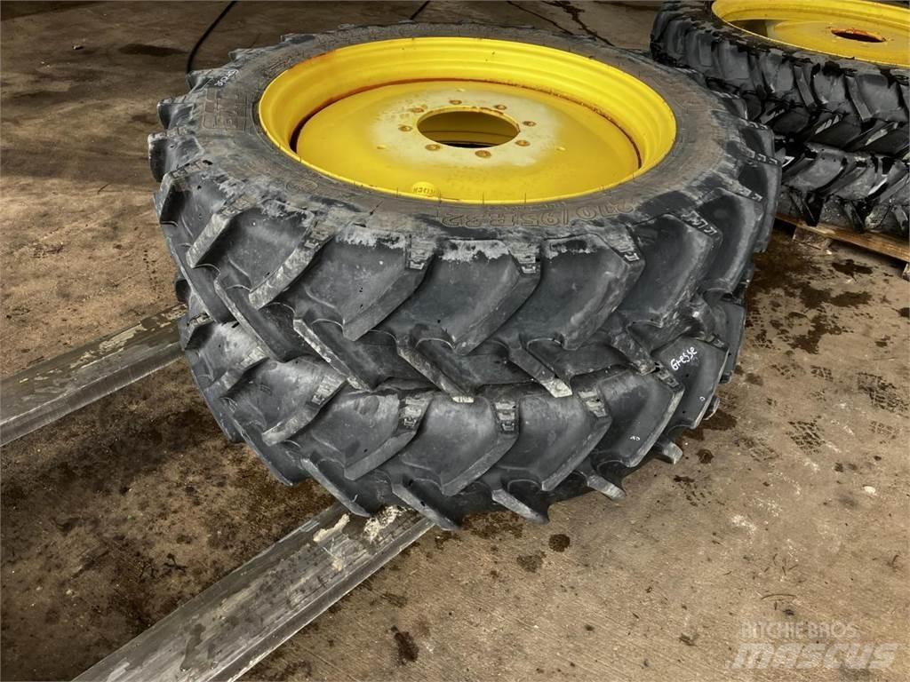 BKT 270/95R32 Gume, kotači i naplatci