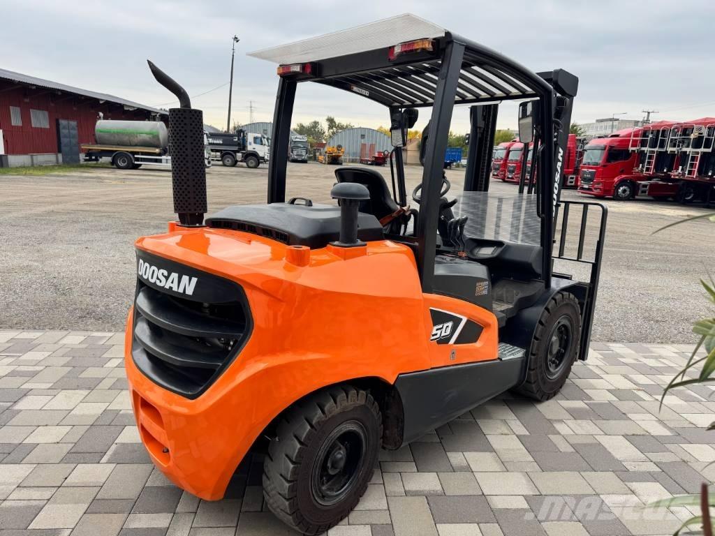 Doosan D 50,  130üó!!! 5t Dizelski viličari