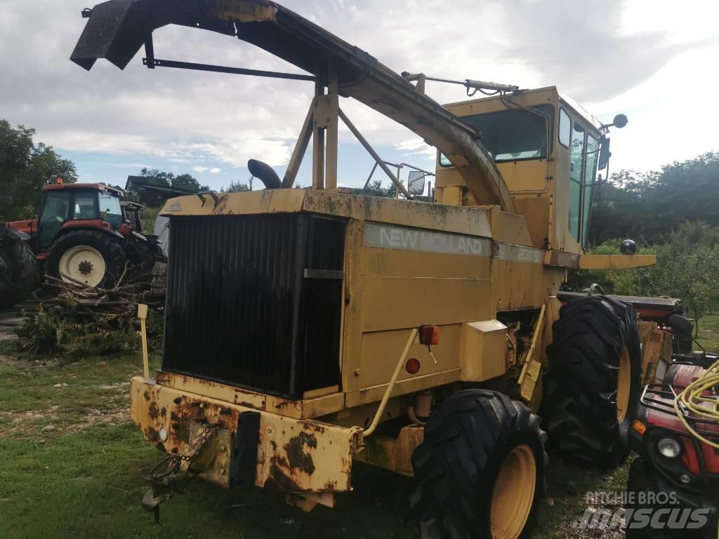New Holland 2305 Strojevi za krmu na vlastiti pogon