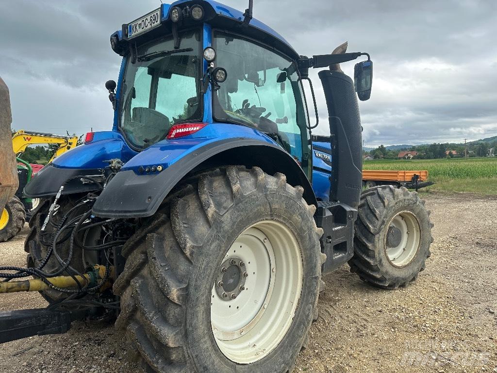 Valtra T 174 E Traktori