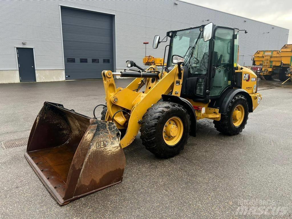 CAT 906M Utovarivači na kotačima