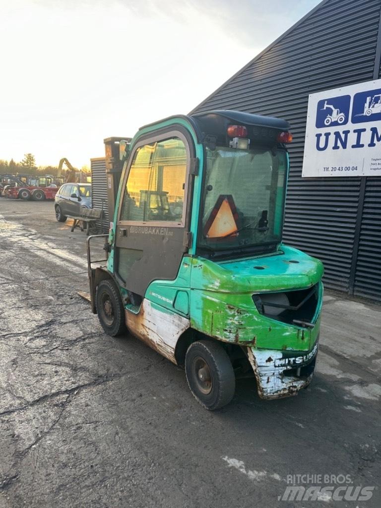 Mitsubishi FD25 Dizelski viličari