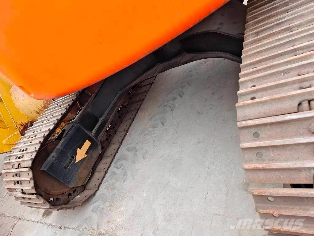 Hitachi ZX 135 US Bageri gusjeničari