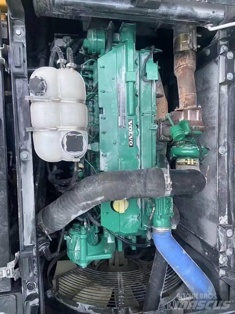 Volvo 290D Bageri gusjeničari