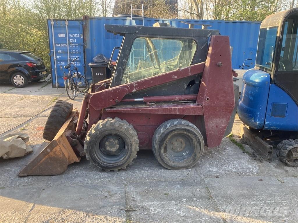 CASE 1840 Skid steer mini utovarivači