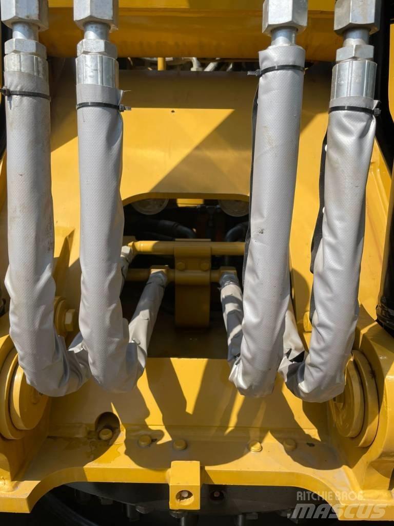 CAT 320 GC Bageri na kotačima