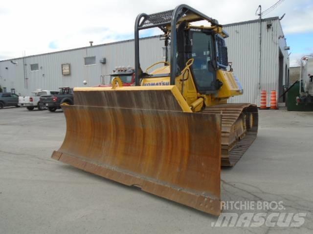 Komatsu D61PX-24 Buldožeri gusjeničari