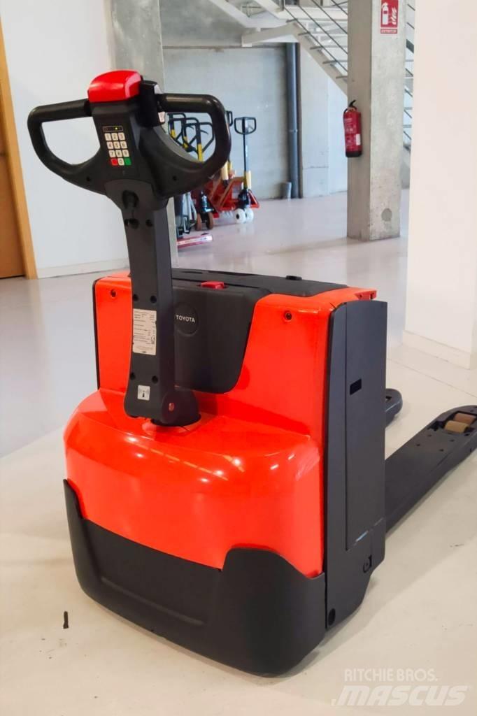 BT LWE 180 Nisko podizni električni viličar