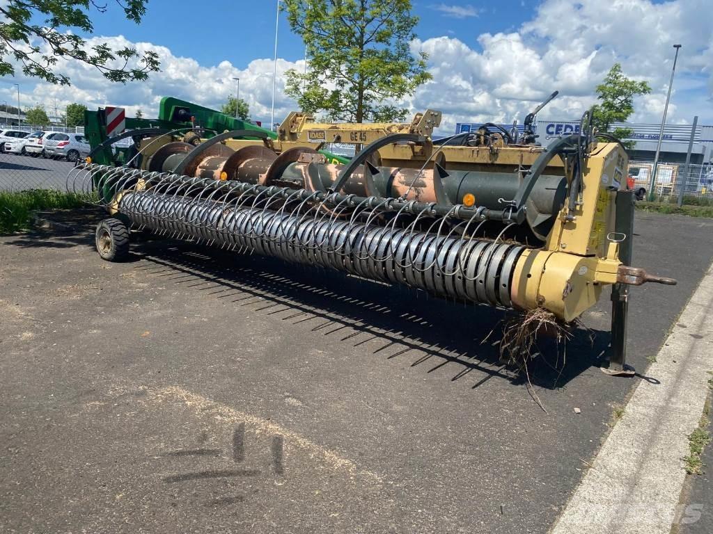 John Deere 8200 Kombajni za stočnu hranu